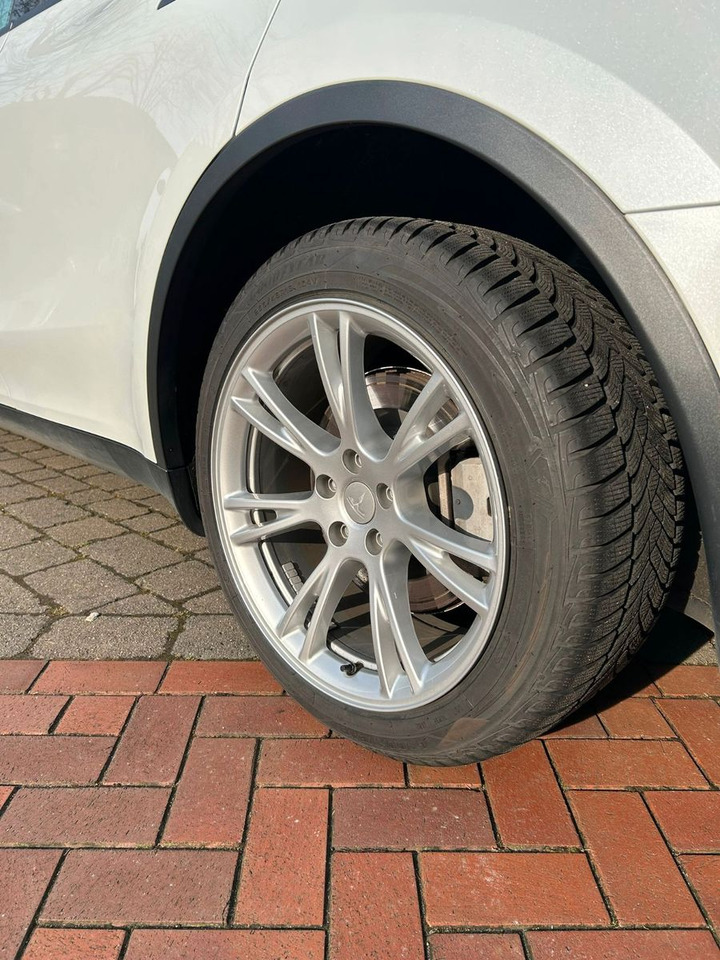 Sedaan Tesla Model Y Hinterradantrieb RWD: pilt 14