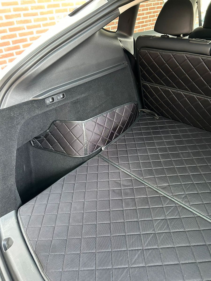 Sedaan Tesla Model Y Hinterradantrieb RWD: pilt 39
