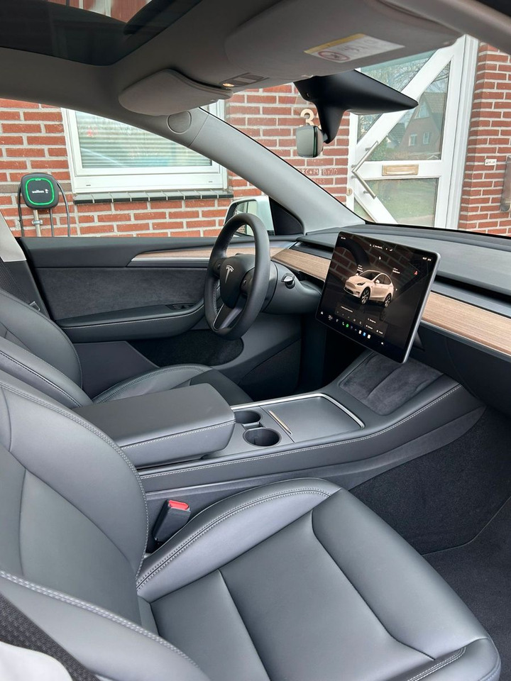 Sedaan Tesla Model Y Hinterradantrieb RWD: pilt 28