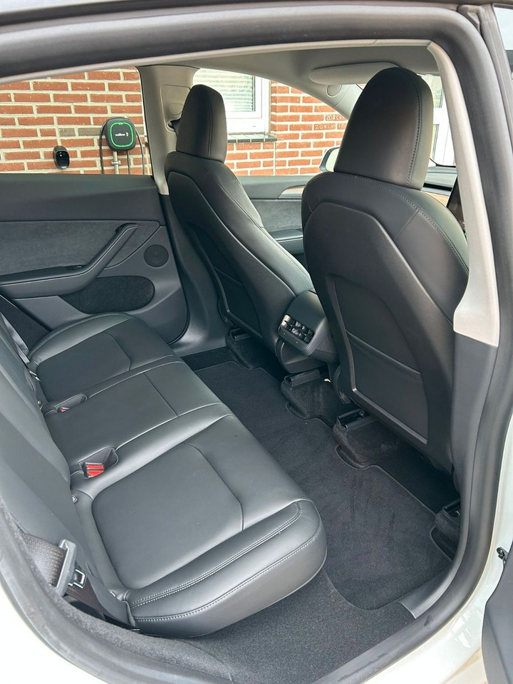Sedaan Tesla Model Y Hinterradantrieb RWD: pilt 42