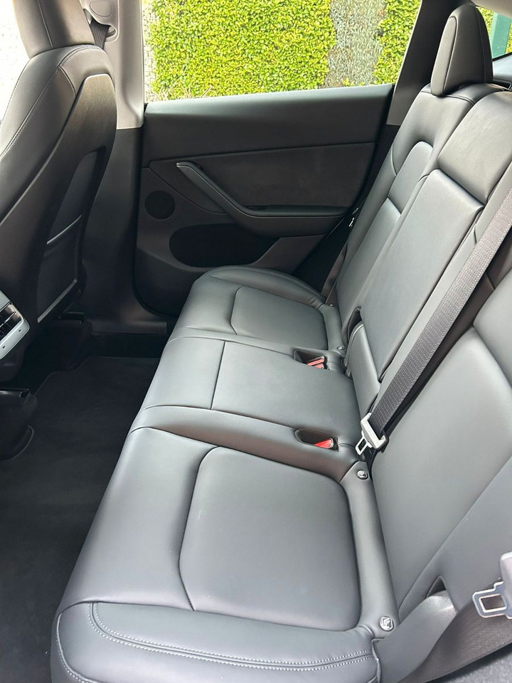Sedaan Tesla Model Y Hinterradantrieb RWD: pilt 23
