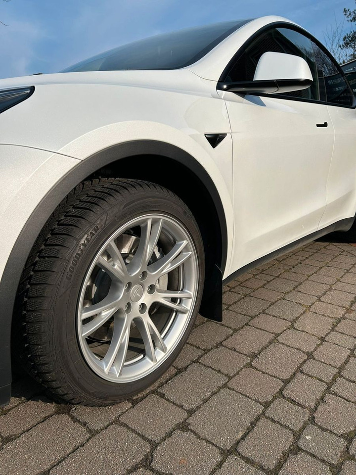 Sedaan Tesla Model Y Hinterradantrieb RWD: pilt 13