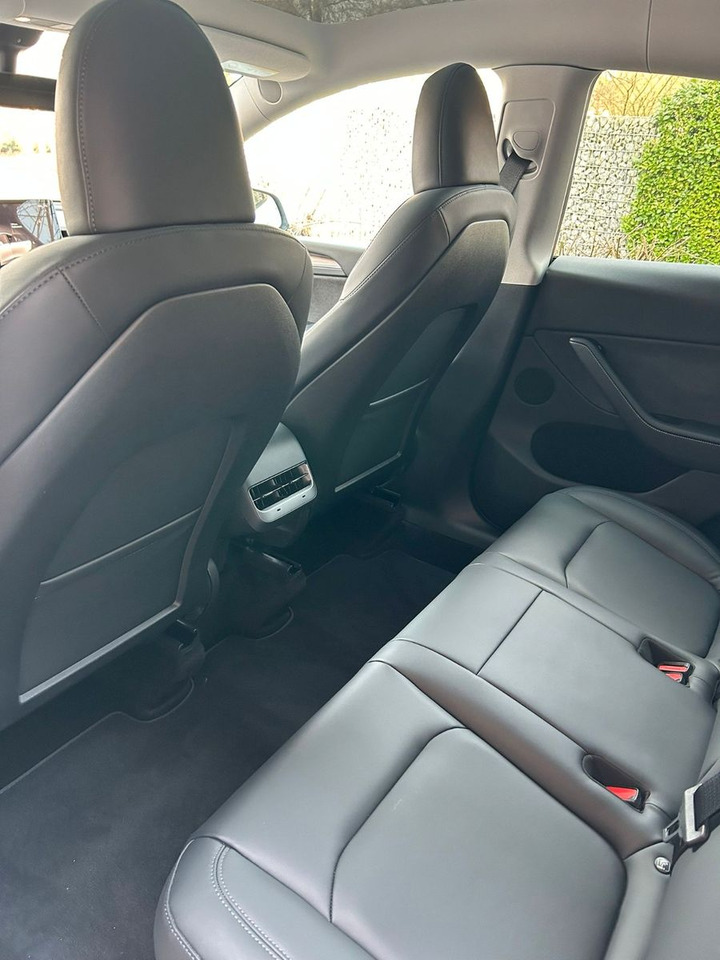 Sedaan Tesla Model Y Hinterradantrieb RWD: pilt 16