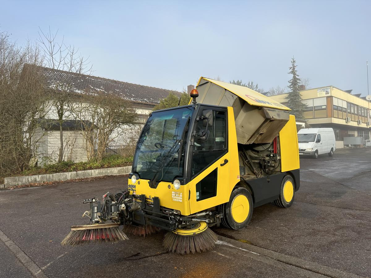 AEBI MATEC MFH 2500 Kehrmaschine Klima 3 Besen - Tänavapühkimismasin: pilt 3 AEBI MATEC MFH 2500 Kehrmaschine Klima 3 Besen - Tänavapühkimismasin: pilt 3