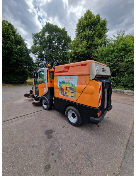 Bucher Kehrmaschine BUCHER-GUYER Kehrmaschine EG 4.500 kg Diesel Topzustand - Tööstuslik kuivpühkimismasin: pilt 5 Bucher Kehrmaschine BUCHER-GUYER Kehrmaschine EG 4.500 kg Diesel Topzustand - Tööstuslik kuivpühkimismasin: pilt 5