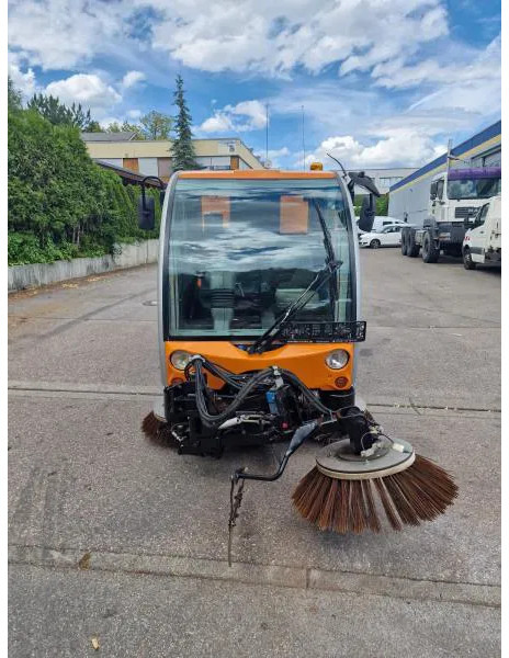 Bucher Kehrmaschine BUCHER-GUYER Kehrmaschine EG 4.500 kg Diesel Topzustand - Tänavapühkimismasin: pilt 3 Bucher Kehrmaschine BUCHER-GUYER Kehrmaschine EG 4.500 kg Diesel Topzustand - Tänavapühkimismasin: pilt 3