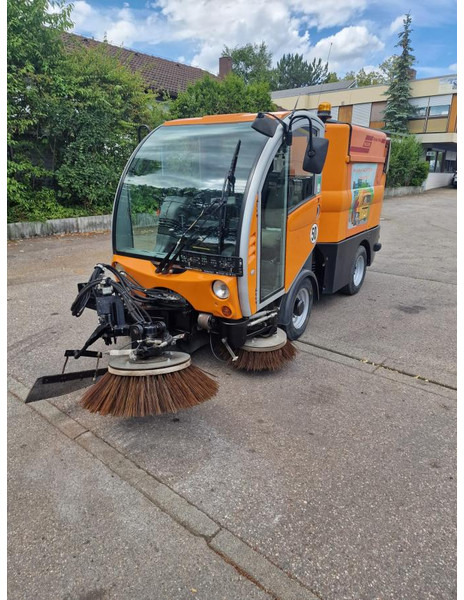 Bucher Kehrmaschine BUCHER-GUYER Kehrmaschine EG 4.500 kg Diesel Topzustand - Tööstuslik kuivpühkimismasin: pilt 4 Bucher Kehrmaschine BUCHER-GUYER Kehrmaschine EG 4.500 kg Diesel Topzustand - Tööstuslik kuivpühkimismasin: pilt 4