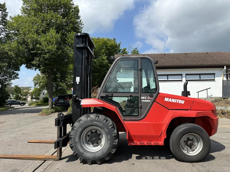 Manitou MC 50 Turbo 5 to Geländestapler Seitenschieb Kabine - Kahveltõstuk: pilt 1 Manitou MC 50 Turbo 5 to Geländestapler Seitenschieb Kabine - Kahveltõstuk: pilt 1
