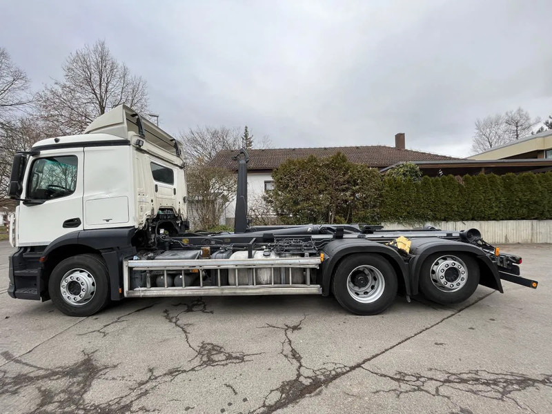 Mercedes-Benz Actros 2543 BL 6x2 Abroller - Konkstõstukiga veoauto: pilt 2 Mercedes-Benz Actros 2543 BL 6x2 Abroller - Konkstõstukiga veoauto: pilt 2