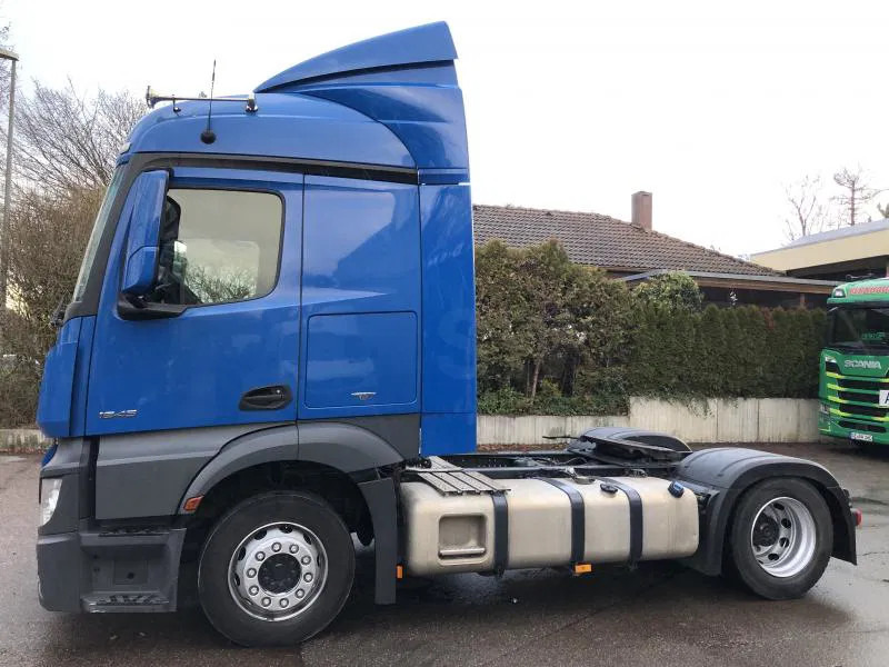 Mercedes-Benz Actros 1845 LS LOW MEGA Streamspace Intarder - Sadulveok: pilt 1 Mercedes-Benz Actros 1845 LS LOW MEGA Streamspace Intarder - Sadulveok: pilt 1