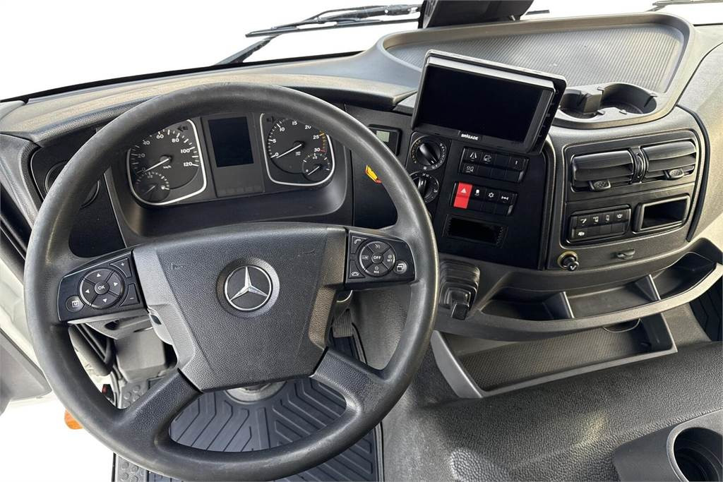 Interior photo 2: Kasti veoauto Mercedes-Benz ATEGO 1527L Ksa-kori +PL