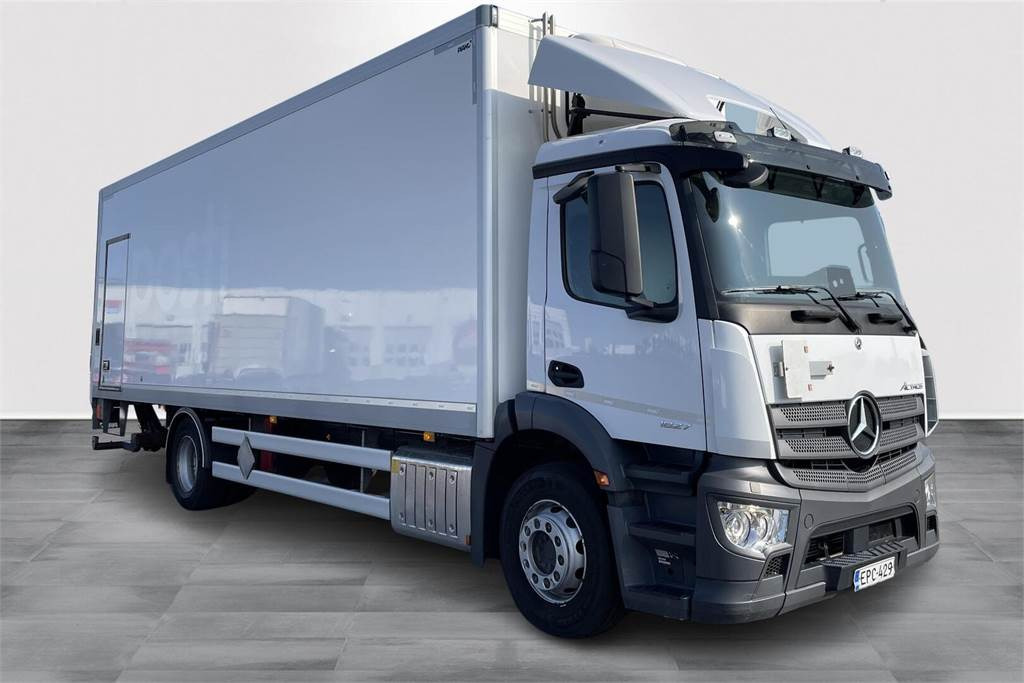 Mercedes-Benz Actros 1827 4x2 8,7m umpikori+PL nostin - Isotermiline furgoon: pilt 2 Mercedes-Benz Actros 1827 4x2 8,7m umpikori+PL nostin - Isotermiline furgoon: pilt 2