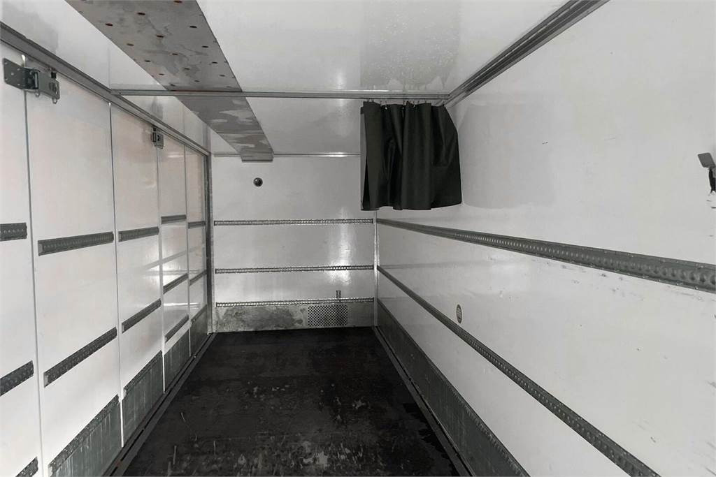 Mercedes-Benz Actros 1827 4x2 8,7m umpikori+PL nostin - Isotermiline furgoon: pilt 5 Mercedes-Benz Actros 1827 4x2 8,7m umpikori+PL nostin - Isotermiline furgoon: pilt 5