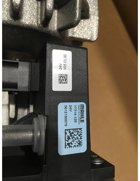 Volvo VOE 22425313 Luftpumpe COMBUSTION AIR BLOWER - Mootor - Ehitusmasinad: pilt 5 Volvo VOE 22425313 Luftpumpe COMBUSTION AIR BLOWER - Mootor - Ehitusmasinad: pilt 5