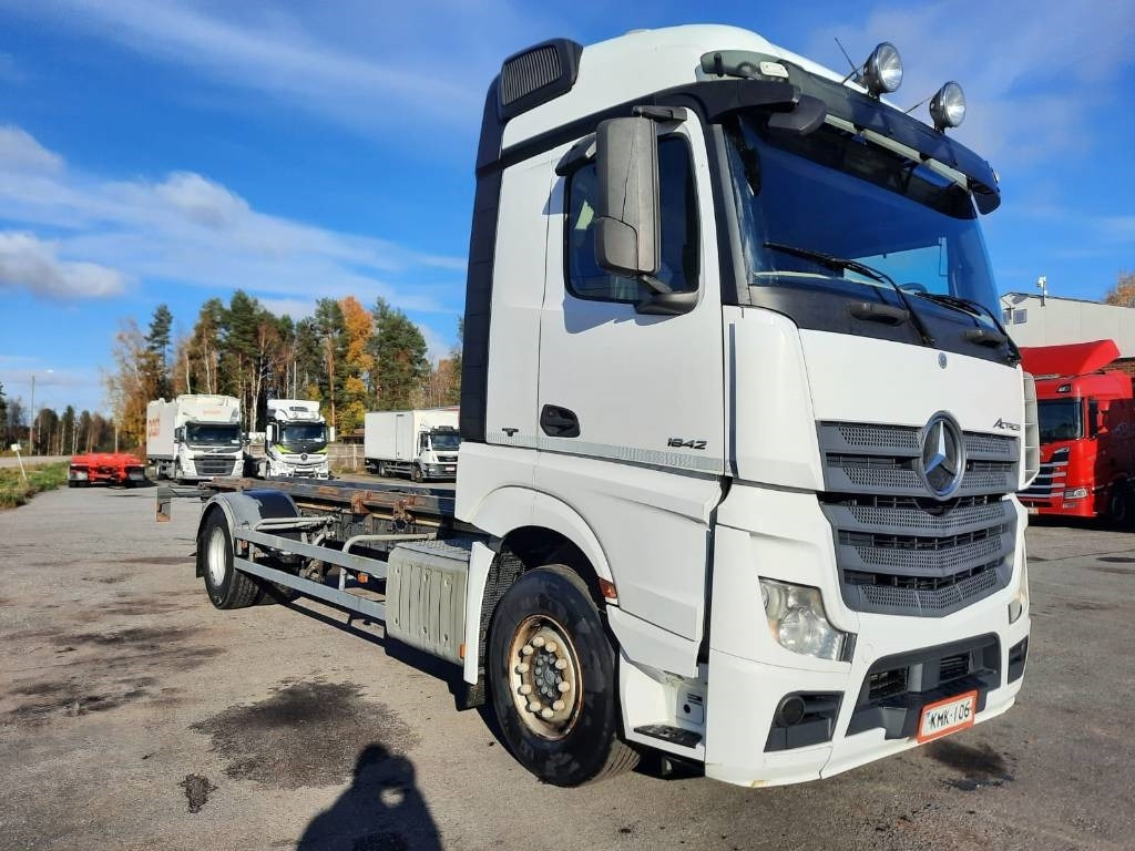 Mercedes-Benz Actros 1842 - Konteinerveduk/ Tõstukiga veoauto: pilt 2 Mercedes-Benz Actros 1842 - Konteinerveduk/ Tõstukiga veoauto: pilt 2