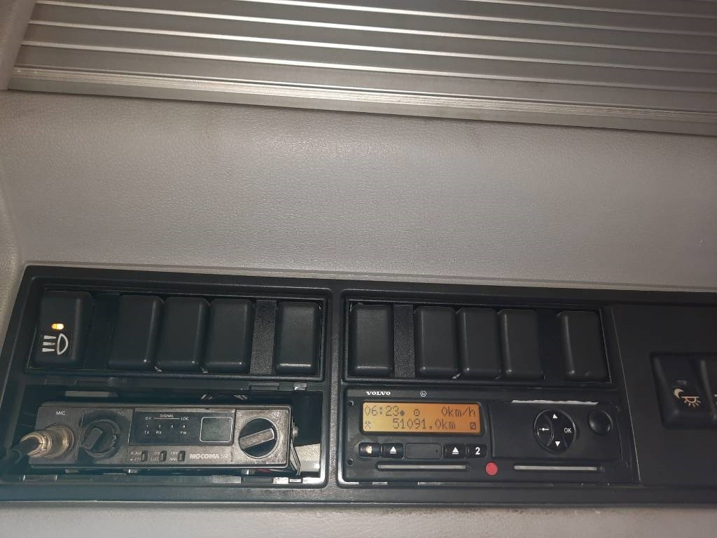 Konteinerveduk/ Tõstukiga veoauto Volvo FM-11: pilt 9