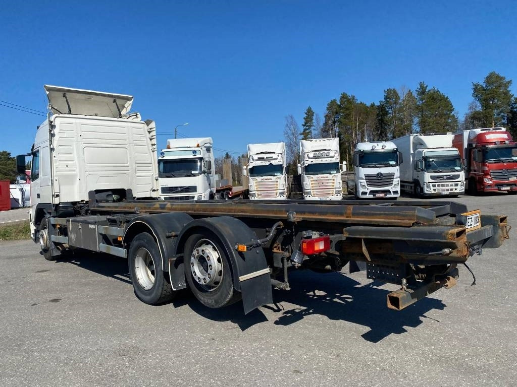Volvo FM 13 - Konteinerveduk/ Tõstukiga veoauto: pilt 3 Volvo FM 13 - Konteinerveduk/ Tõstukiga veoauto: pilt 3
