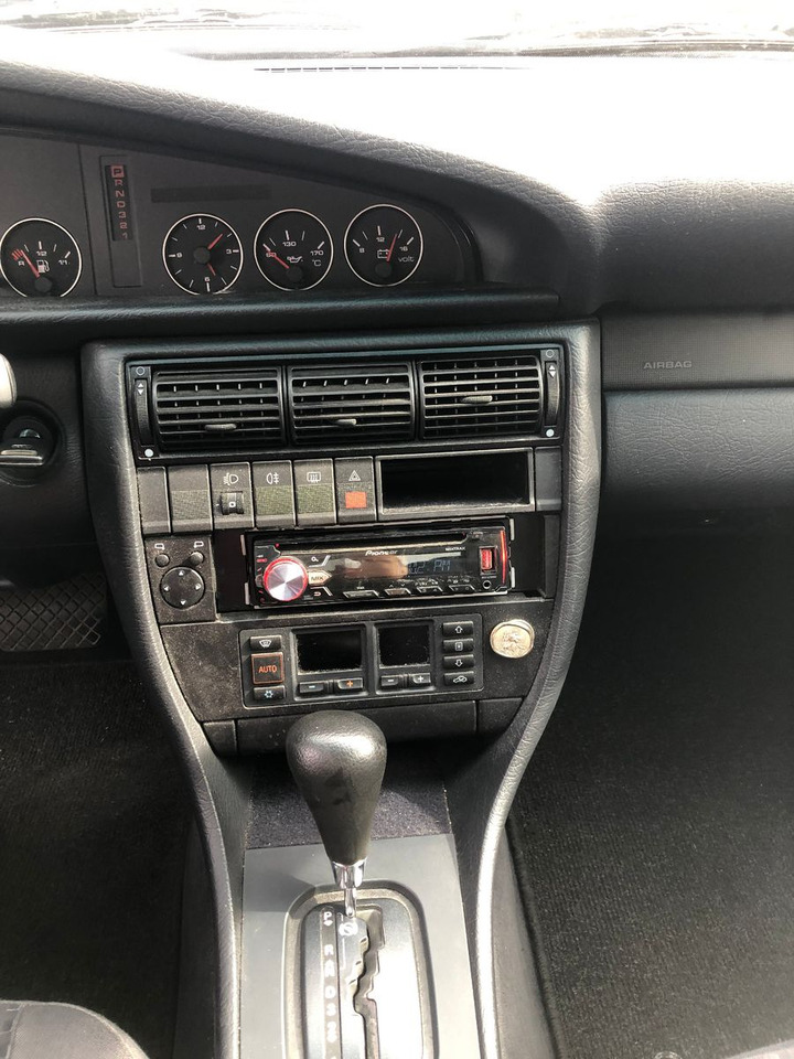 Sedaan Audi A6 C4 1.8 Auto: pilt 10