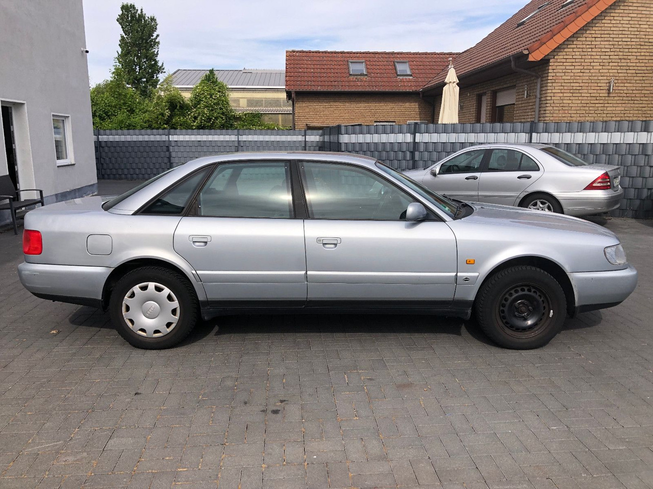 Sedaan Audi A6 C4 1.8 Auto: pilt 6