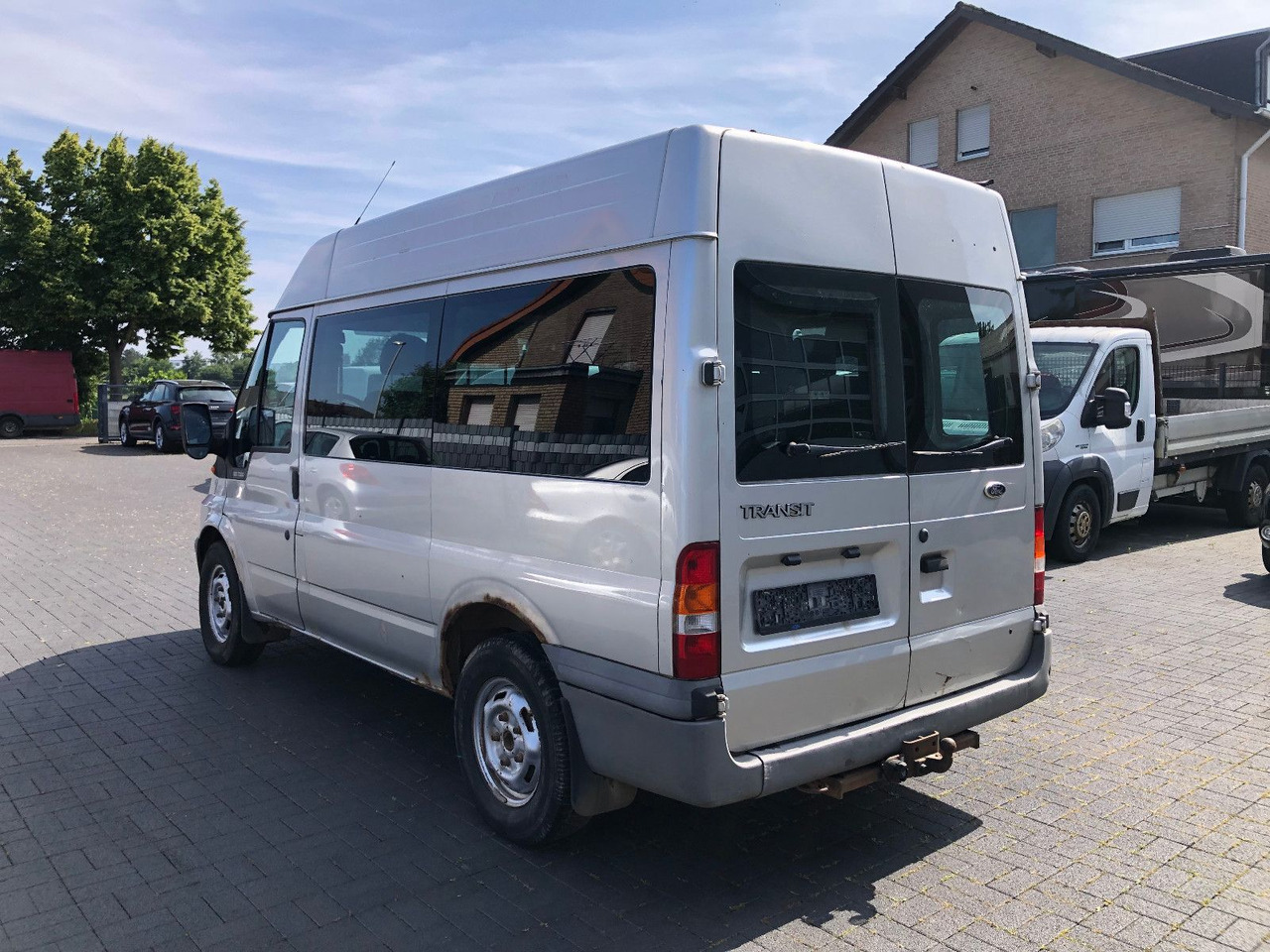 Ford Transit 2.4 TDi, Heckantrieb, 8-Sitzer, Klima - Mikrobuss: pilt 4 Ford Transit 2.4 TDi, Heckantrieb, 8-Sitzer, Klima - Mikrobuss: pilt 4