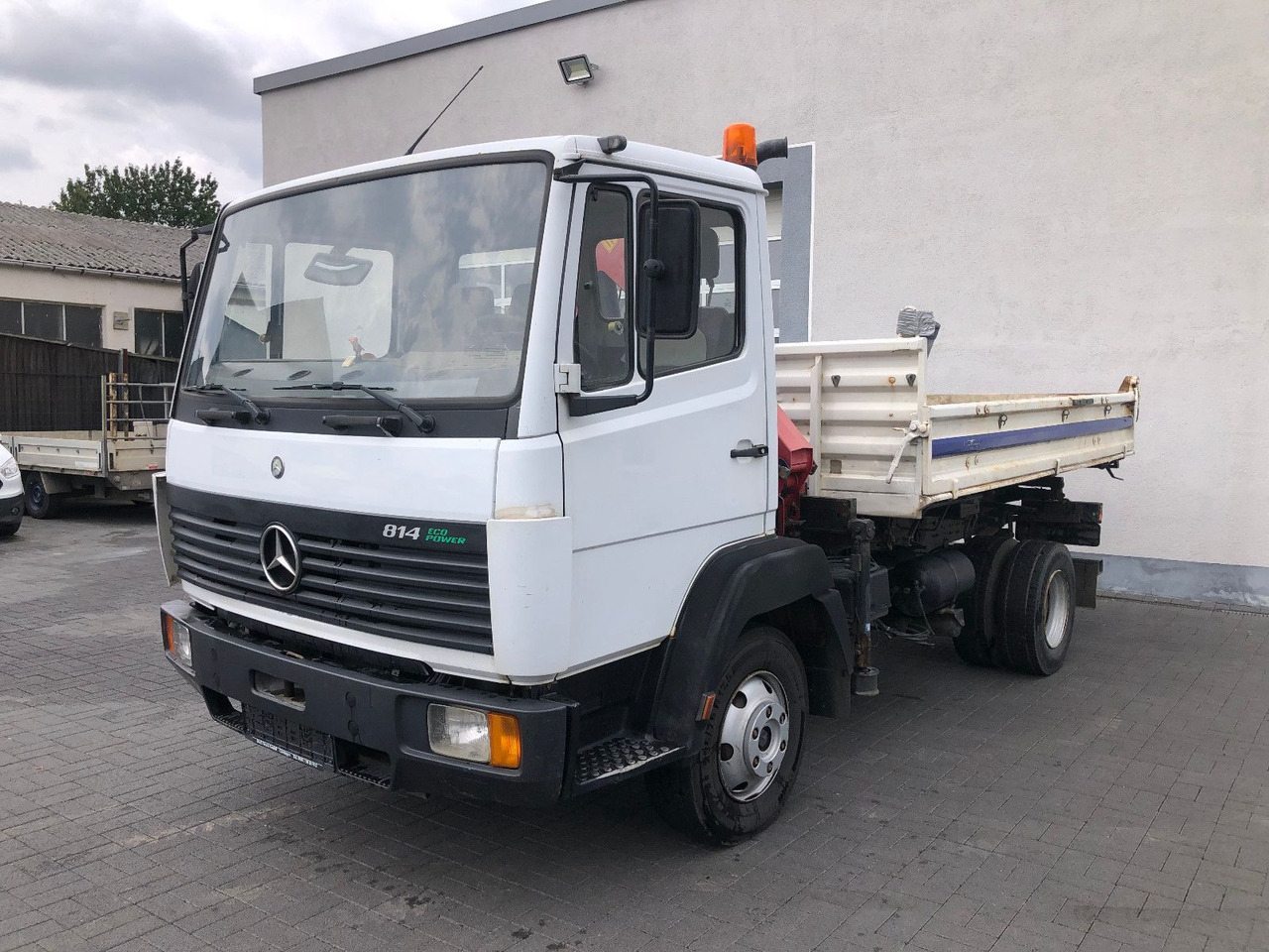 Mercedes-Benz 814 EcoPower, Kran - Tarbesõiduk kallur: pilt 1 Mercedes-Benz 814 EcoPower, Kran - Tarbesõiduk kallur: pilt 1