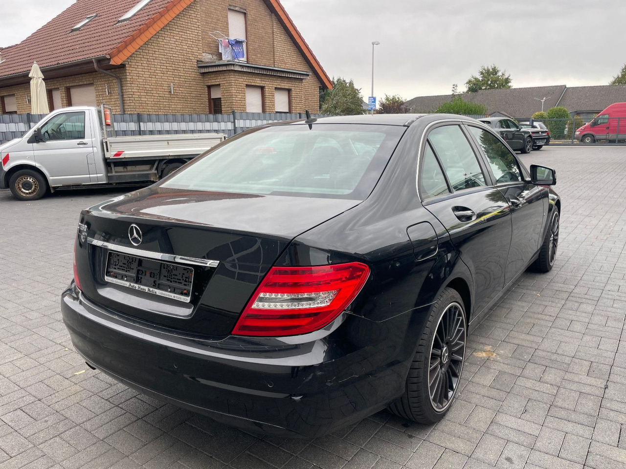 Mercedes-Benz C 180 C -Klasse Lim. C 180 CGI BlueEfficiency - Sedaan: pilt 2 Mercedes-Benz C 180 C -Klasse Lim. C 180 CGI BlueEfficiency - Sedaan: pilt 2