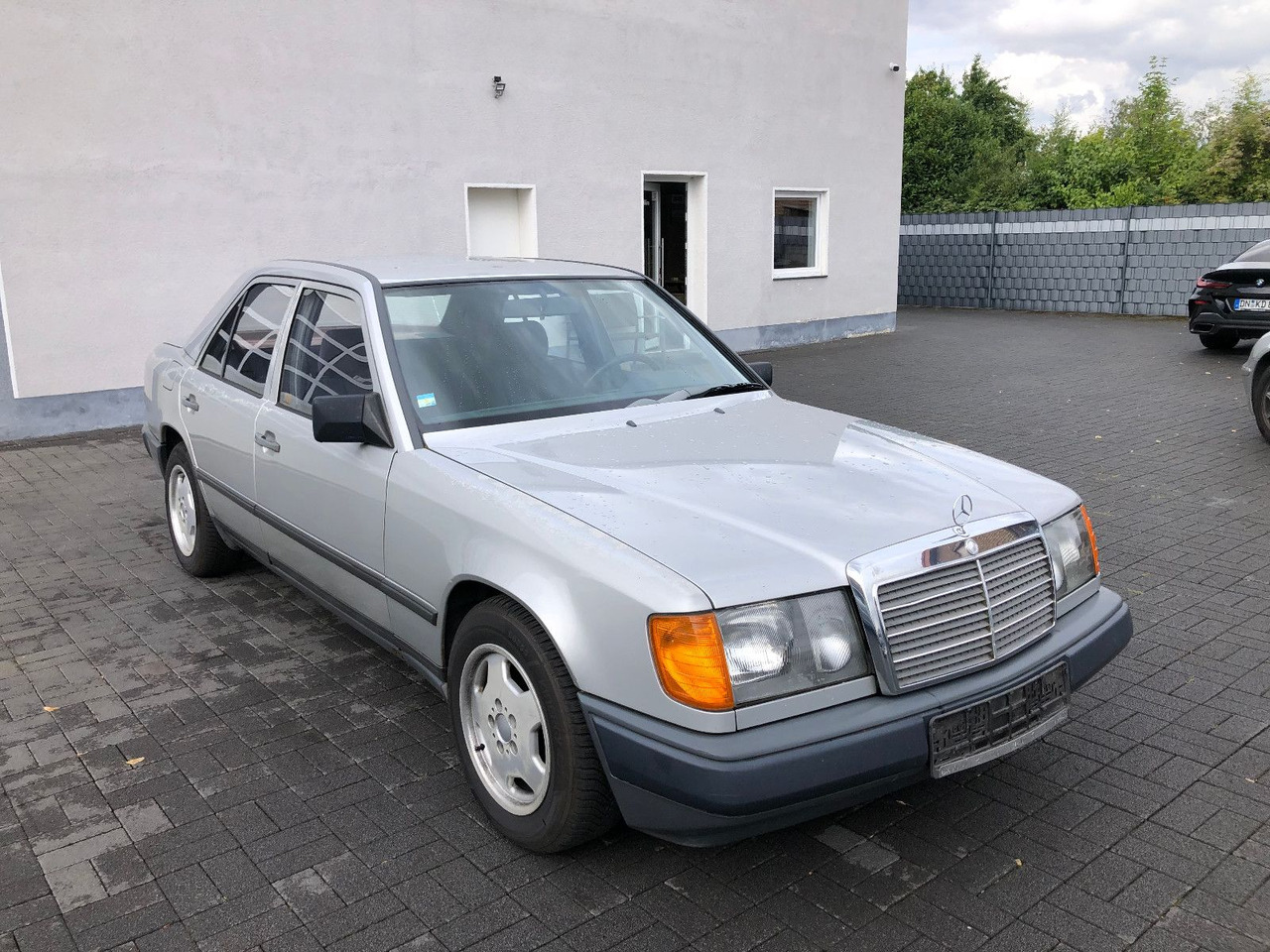 Mercedes-Benz W124 E 260 - Sedaan: pilt 3 Mercedes-Benz W124 E 260 - Sedaan: pilt 3