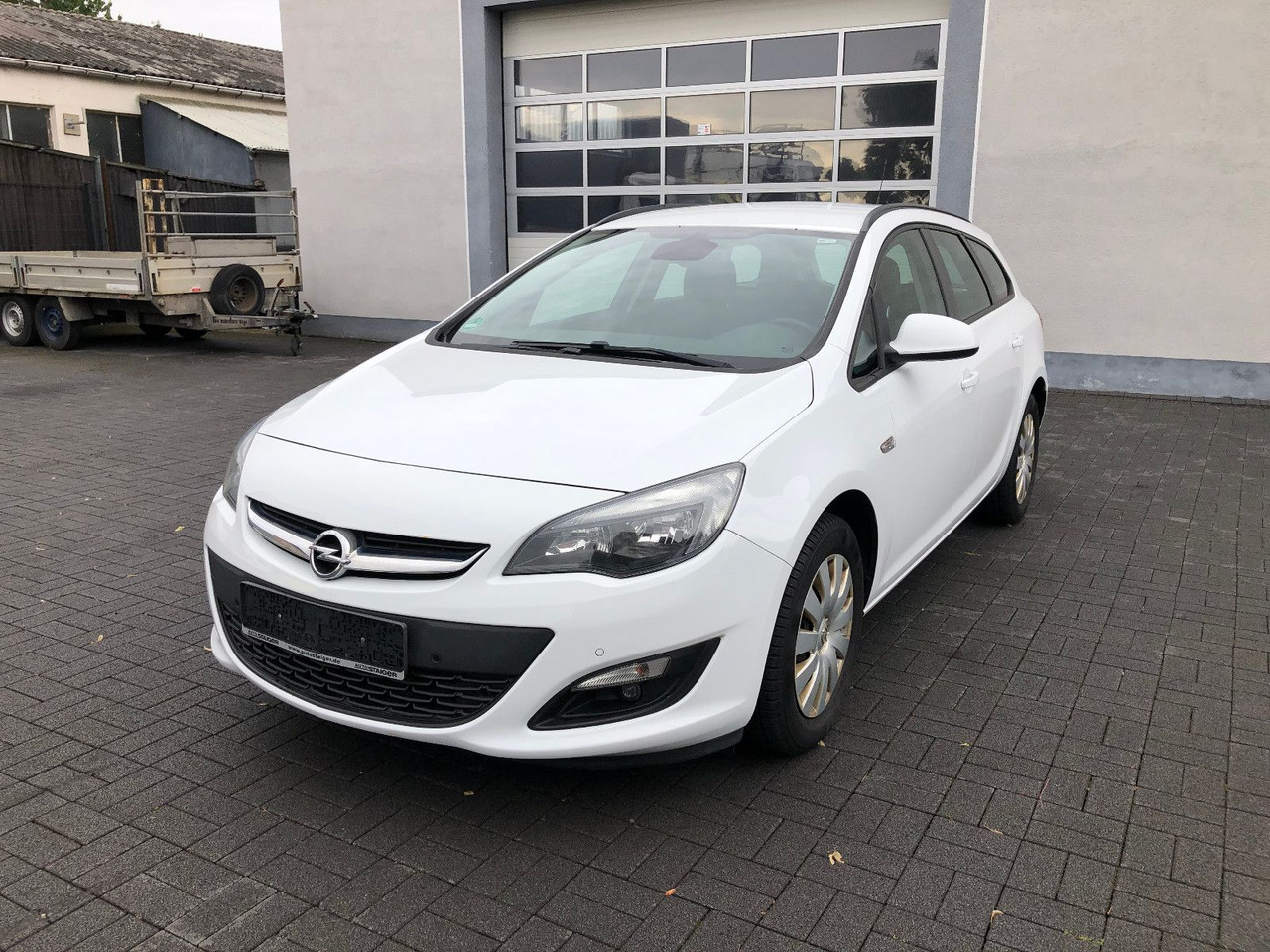 Opel Astra J 1.6 CDTi Sports Tourer Edition - Universaal: pilt 1 Opel Astra J 1.6 CDTi Sports Tourer Edition - Universaal: pilt 1