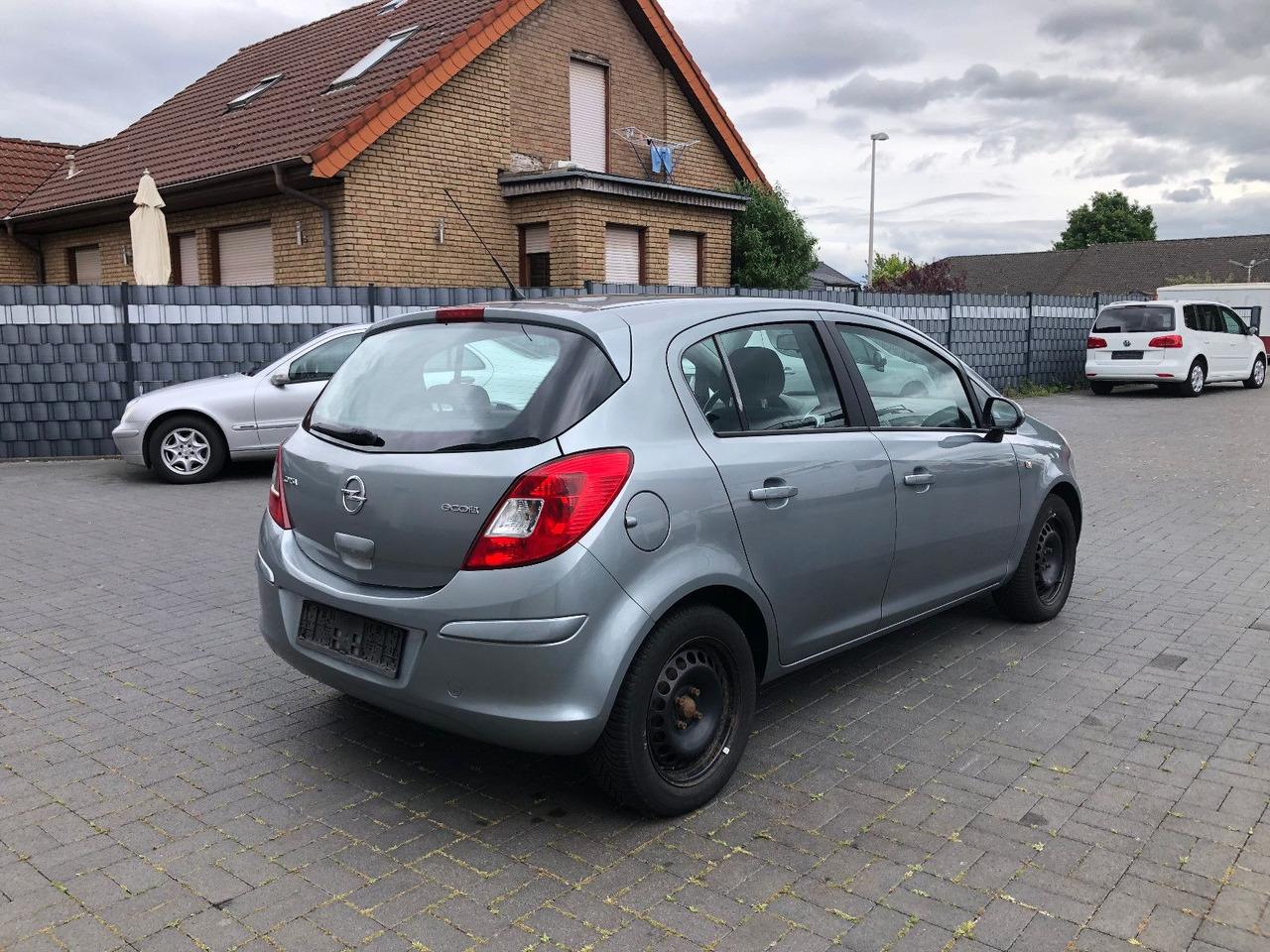 Opel Corsa 150 Jahre Opel 1.3 CDTi, Klima - Sedaan: pilt 2 Opel Corsa 150 Jahre Opel 1.3 CDTi, Klima - Sedaan: pilt 2