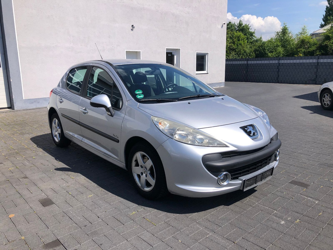 Peugeot 207 Urban Move 1.4i - Sedaan: pilt 1 Peugeot 207 Urban Move 1.4i - Sedaan: pilt 1