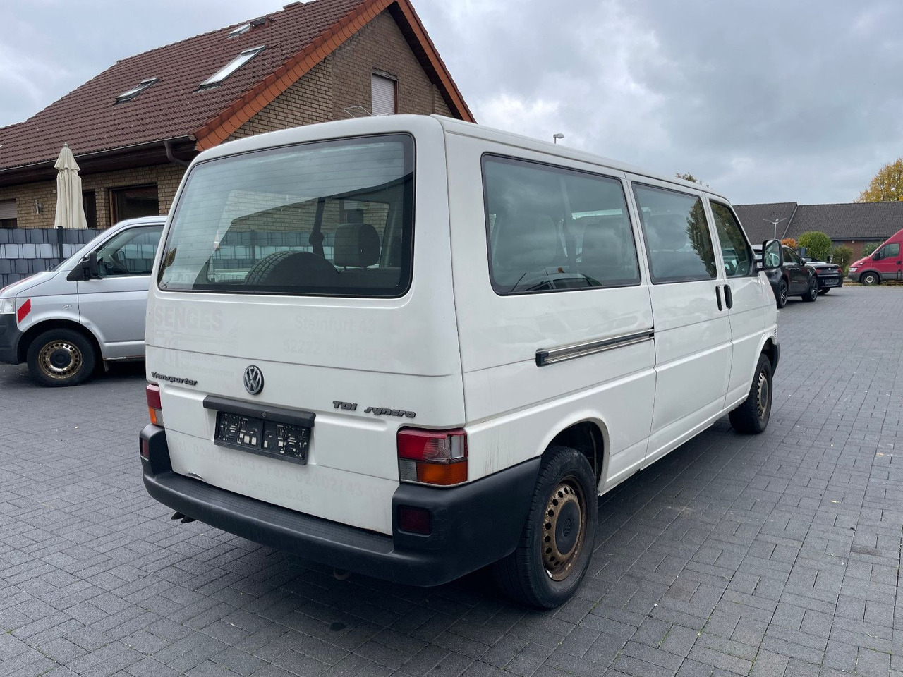Volkswagen T4 Caravelle 2,5 TDI 75kW syncro lang, 9-Sitzer - Mikrobuss: pilt 2 Volkswagen T4 Caravelle 2,5 TDI 75kW syncro lang, 9-Sitzer - Mikrobuss: pilt 2
