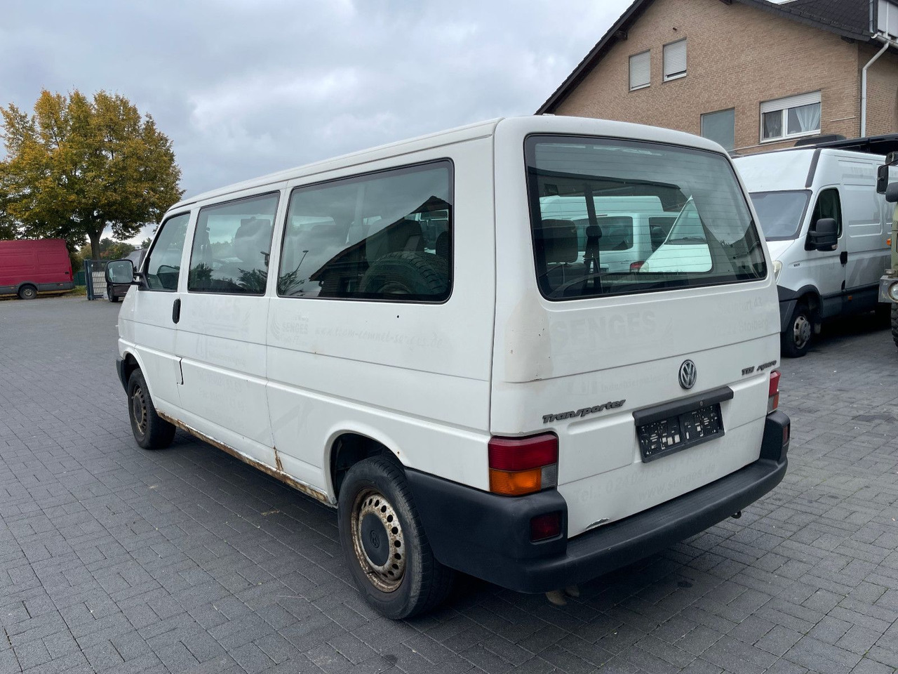 Volkswagen T4 Caravelle 2,5 TDI 75kW syncro lang, 9-Sitzer - Mikrobuss: pilt 4 Volkswagen T4 Caravelle 2,5 TDI 75kW syncro lang, 9-Sitzer - Mikrobuss: pilt 4