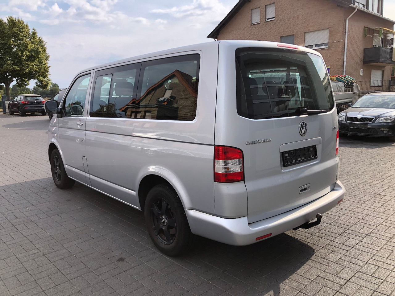 Volkswagen T5 1.9 TDi Caravelle, Comfortline 9-Sitzer - Mikrobuss: pilt 4 Volkswagen T5 1.9 TDi Caravelle, Comfortline 9-Sitzer - Mikrobuss: pilt 4