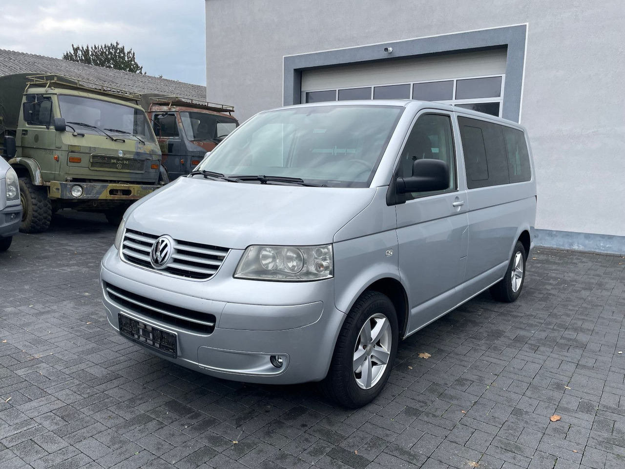 Volkswagen T5 2.5 TDi Caravelle 4Motion 8-Sitzer - Mikrobuss: pilt 3 Volkswagen T5 2.5 TDi Caravelle 4Motion 8-Sitzer - Mikrobuss: pilt 3