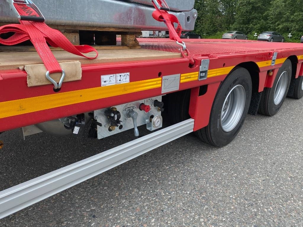 Faymonville Max Trailer, Max100 4AU - Madal platvormpoolhaagis: pilt 4 Faymonville Max Trailer, Max100 4AU - Madal platvormpoolhaagis: pilt 4