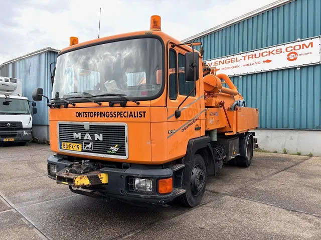 MAN F 15.192 (6-CILINDER) WITH GEESINK VACUUM TANK (MANUAL GEARBOX / P.T.O.) ORIGINAL DUTCH TRUCK - Vaakumveok: pilt 1 MAN F 15.192 (6-CILINDER) WITH GEESINK VACUUM TANK (MANUAL GEARBOX / P.T.O.) ORIGINAL DUTCH TRUCK - Vaakumveok: pilt 1