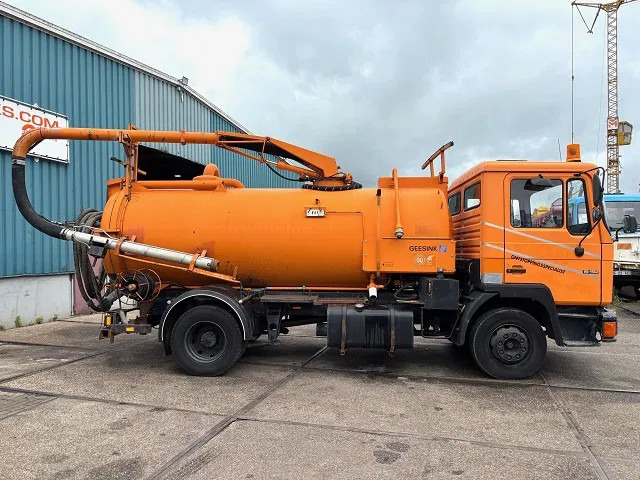 MAN F 15.192 (6-CILINDER) WITH GEESINK VACUUM TANK (MANUAL GEARBOX / P.T.O.) ORIGINAL DUTCH TRUCK - Vaakumveok: pilt 4 MAN F 15.192 (6-CILINDER) WITH GEESINK VACUUM TANK (MANUAL GEARBOX / P.T.O.) ORIGINAL DUTCH TRUCK - Vaakumveok: pilt 4