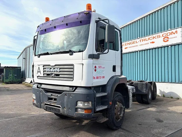 MAN TGA 33.460 6x4 FULL STEEL CHASSIS (6-CILINDER HEADS) (ZF16 MANUAL GEARBOX / FULL STEEL SUSPENSION / REDUCTIONS AXLES / AIRCONDIT - Kabiinišassiiga veoauto: pilt 1 MAN TGA 33.460 6x4 FULL STEEL CHASSIS (6-CILINDER HEADS) (ZF16 MANUAL GEARBOX / FULL STEEL SUSPENSION / REDUCTIONS AXLES / AIRCONDIT - Kabiinišassiiga veoauto: pilt 1
