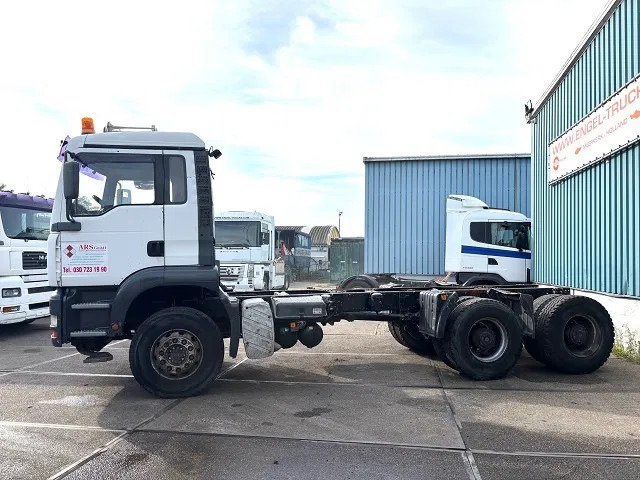 MAN TGA 33.460 6x4 FULL STEEL CHASSIS (6-CILINDER HEADS) (ZF16 MANUAL GEARBOX / FULL STEEL SUSPENSION / REDUCTIONS AXLES / AIRCONDIT - Kabiinišassiiga veoauto: pilt 5 MAN TGA 33.460 6x4 FULL STEEL CHASSIS (6-CILINDER HEADS) (ZF16 MANUAL GEARBOX / FULL STEEL SUSPENSION / REDUCTIONS AXLES / AIRCONDIT - Kabiinišassiiga veoauto: pilt 5