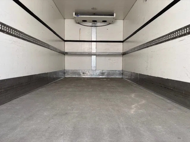 Külmutiga veoauto Mercedes-Benz Atego 816 L 4x2 ORIGINAL DUTCH COOLER TRUCK WITH CARRIER XARIOS 600D/E (MANUAL GEARBOX / AIRCONDITIONING / 2.000 KG. TAILLIFT): pilt 12