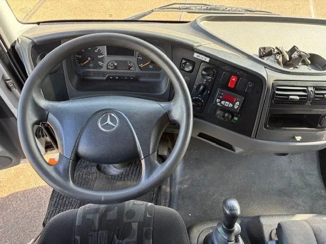 Külmutiga veoauto Mercedes-Benz Atego 816 L 4x2 ORIGINAL DUTCH COOLER TRUCK WITH CARRIER XARIOS 600D/E (MANUAL GEARBOX / AIRCONDITIONING / 2.000 KG. TAILLIFT): pilt 8