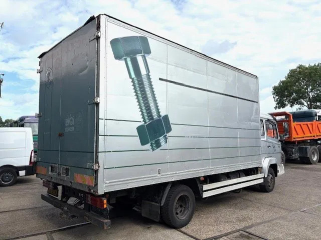 Mercedes-Benz LK 817 (6-CILINDER) ORIGINAL DUTCH TRUCK WITH CLOSED BOX (MANUAL GEARBOX / FULL STEEL SUSPENSION) - Kasti veoauto: pilt 3 Mercedes-Benz LK 817 (6-CILINDER) ORIGINAL DUTCH TRUCK WITH CLOSED BOX (MANUAL GEARBOX / FULL STEEL SUSPENSION) - Kasti veoauto: pilt 3
