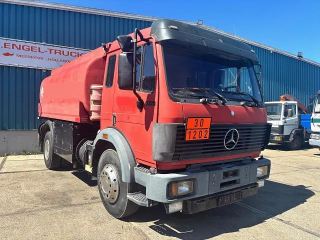 Mercedes-Benz SK 1726 (ORIGINAL GERMAN) 13.500 LITER TANK TRUCK (ZF16 MANUAL GEARBOX / FULL STEEL SUSPENSION / REDUCTION AXLE / ANALOG COUNTER - Tsisternauto: pilt 2 Mercedes-Benz SK 1726 (ORIGINAL GERMAN) 13.500 LITER TANK TRUCK (ZF16 MANUAL GEARBOX / FULL STEEL SUSPENSION / REDUCTION AXLE / ANALOG COUNTER - Tsisternauto: pilt 2