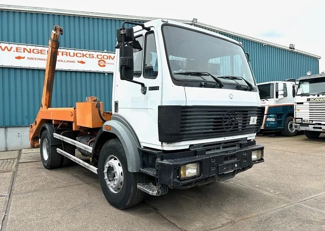 Mercedes-Benz SK 1824 K 4x2 FULL STEEL CHASSIS WITH ATLAS CONTAINER SYSTEM (V6 ENGINE / MANUAL GEARBOX / FULL STEEL SUSPENSION / REDUCTION AXL - Nöörtõstukiga veoauto: pilt 2 Mercedes-Benz SK 1824 K 4x2 FULL STEEL CHASSIS WITH ATLAS CONTAINER SYSTEM (V6 ENGINE / MANUAL GEARBOX / FULL STEEL SUSPENSION / REDUCTION AXL - Nöörtõstukiga veoauto: pilt 2