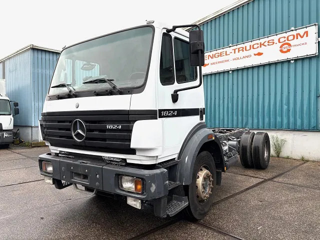 Mercedes-Benz SK 1824 K (ONLY 226.000 KM!) 4x2 FULL STEEL CHASSIS (MANUAL GEARBOX / REDUCTION AXLE / FULL STEEL SUSPENSION / P.T.O.) - Kabiinišassiiga veoauto: pilt 1 Mercedes-Benz SK 1824 K (ONLY 226.000 KM!) 4x2 FULL STEEL CHASSIS (MANUAL GEARBOX / REDUCTION AXLE / FULL STEEL SUSPENSION / P.T.O.) - Kabiinišassiiga veoauto: pilt 1