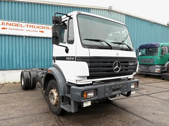 Mercedes-Benz SK 1824 K (ONLY 226.000 KM!) 4x2 FULL STEEL CHASSIS (MANUAL GEARBOX / REDUCTION AXLE / FULL STEEL SUSPENSION / P.T.O.) - Kabiinišassiiga veoauto: pilt 2 Mercedes-Benz SK 1824 K (ONLY 226.000 KM!) 4x2 FULL STEEL CHASSIS (MANUAL GEARBOX / REDUCTION AXLE / FULL STEEL SUSPENSION / P.T.O.) - Kabiinišassiiga veoauto: pilt 2