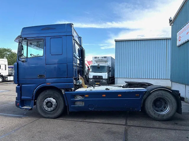 DAF 95.380 XF SPACECAB (EURO 2 / ZF16 MANUAL GEARBOX / HYDRAULIC KIT / P.T.O. / SIDE SKIRTS / AIRCONDITIONING) - Sadulveok: pilt 5 DAF 95.380 XF SPACECAB (EURO 2 / ZF16 MANUAL GEARBOX / HYDRAULIC KIT / P.T.O. / SIDE SKIRTS / AIRCONDITIONING) - Sadulveok: pilt 5