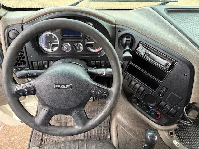 DAF XF 105.460 ATE SPACECAB 4x2 ONLY 835.500 KM (ZF-MANUAL GEARBOX / ZF-INTARDER / AIRCONDITIONING / EURO 5) - Sadulveok: pilt 5 DAF XF 105.460 ATE SPACECAB 4x2 ONLY 835.500 KM (ZF-MANUAL GEARBOX / ZF-INTARDER / AIRCONDITIONING / EURO 5) - Sadulveok: pilt 5