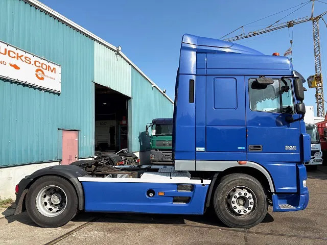 DAF XF 105.460 ATE SPACECAB (ZF16 MANUAL GEARBOX / HYDRAULIC KIT / P.T.O. / ADR-VLG / FULL SPOILERSET / FRIDGE) - Sadulveok: pilt 4 DAF XF 105.460 ATE SPACECAB (ZF16 MANUAL GEARBOX / HYDRAULIC KIT / P.T.O. / ADR-VLG / FULL SPOILERSET / FRIDGE) - Sadulveok: pilt 4