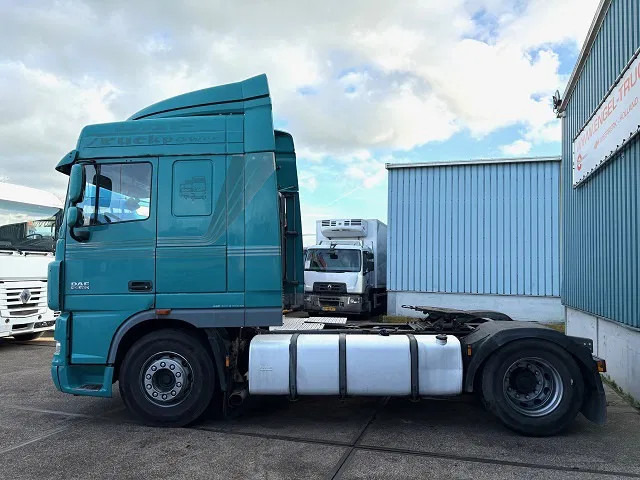 DAF XF 105.460 SPACECAB (EURO 5 / ZF16 MANUAL GEARBOX / P.T.O. / AIRCONDITIONING / FRIDGE UNDER BED / ETC.) - Sadulveok: pilt 4 DAF XF 105.460 SPACECAB (EURO 5 / ZF16 MANUAL GEARBOX / P.T.O. / AIRCONDITIONING / FRIDGE UNDER BED / ETC.) - Sadulveok: pilt 4